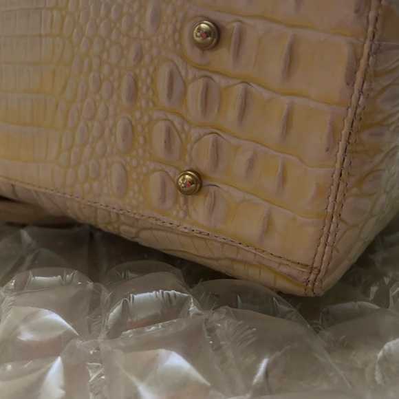 Brahmin Cream Color Embossed Leather Tote Bag Excellent Condition - Picture 15 of 16